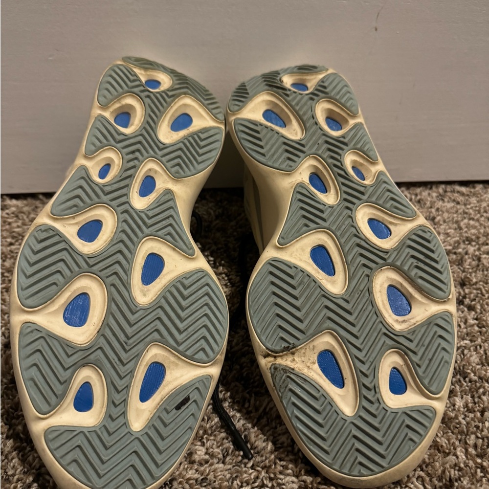Authentic Adidas Yeezy 700 V3 (Azael) - Picture 3 of 5